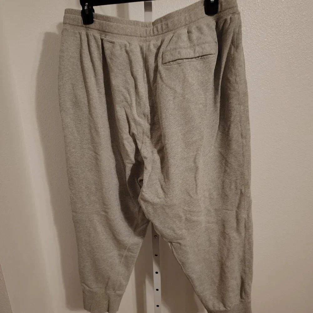 Nike Joggers Men's Gray Sportswear Classic Sweatpants Pants DA0019-050 Size XXL